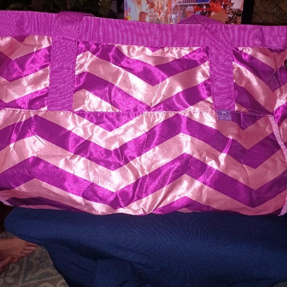 Lotus travel bag